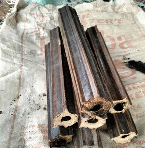 Factory Wholesale <b>Compressed</b> Sawdust Briquettes Heating Energy Eco Biomass Fuel High Combustion Efficiency Oak Ash Pine Energy - Product Image 1