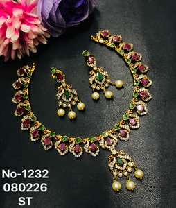 Ensemble collier et boucles d'oreilles en laiton plaqué or avec diamants américains et perles |   Cadeau de mariage et de fiançailles ethnique traditionnel indien - Product Image 1