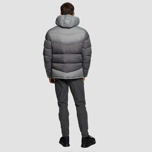 Veste matelassée à capuche personnalisée provenant d'un fournisseur en gros de vestes matelassées pour les marques e-commerce. - Product Image 6