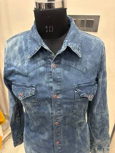 Chemise Femme Premium Bleue Délavée à l'Acide Imprimé Floral Col Rabattu Manches Longues Style Western en Jean Boutonnée Vente en Gros - Product Image 2