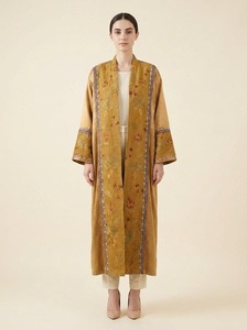 Bata Larga para Mujer Color Terracota con Panel Suzani Bordado a Mano, Kimono Tradicional Hecho a Mano, Viscosa/Algodón - Product Image 3