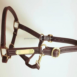Licou de cheval en cuir triple cousu de haute qualité fabriqué en Inde avec menton et couronne réglables licou en plaque de laiton personnalisé - Product Image 5