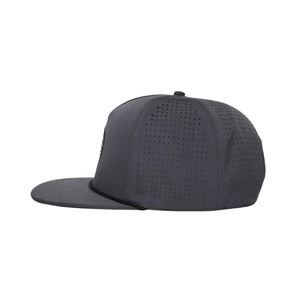 Casquette de golf imperméable 5 panneaux respirante avec logo en caoutchouc PVC personnalisé, trous découpés au laser et fermeture snapback – Prix usine - Product Image 4