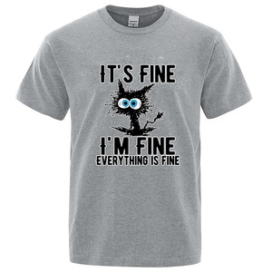 Its Fine Im Fine Everything Is Fine เสื้อยืดลำลองผู้ชายพิมพ์ลายการ์ตูนแมวแขนสั้นคอกลมทรงปกติสีขาว - Product Image 2