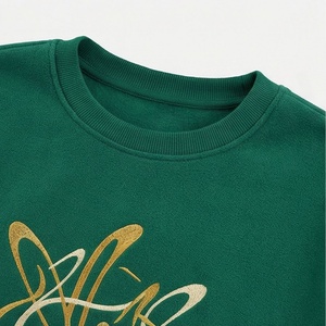 Conjunto de 2 piezas de suéter y pantalones cortos de punto para mujer, verde, cuello redondo, ajuste holgado, diseño de letras con estampado metalizado, ropa informal por encima de la rodilla - Product Image 4