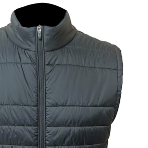 เสื้อกั๊กคุณภาพสูง น้ำหนักเบา ทรงบับเบิ้ล ผลิตจากโพลีเอสเตอร์ 100% ไม่มีแขนเสื้อ บุด้วยใยสังเคราะห์ 150 กรัม พร้อมซิปที่กระเป๋าและด้านหน้า - Product Image 3