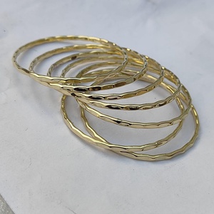 กำไลทองเหลืองดีไซน์ใหม่ เหมาะสำหรับงานปาร์ตี้ งานแต่งงาน และงานออฟฟิศ กำไลทองเหลืองชุบทอง - Product Image 4