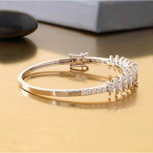 กำไลข้อมือทองคำขาวและทองคำเหลือง 14K ประดับเพชรทรงมาร์คีส์ 2.69 กะรัต เพชรเพาะเลี้ยงในห้องปฏิบัติการ ประดับเพชรทรงลูกแพร์ธรรมชาติ รับรองโดย IGI - Product Image 3