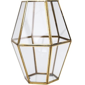Lanterne à bougie décorative en métal et verre de luxe avec forme géométrique pour la décoration intérieure et extérieure - Product Image 1