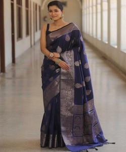 Sari de seda azul oscuro con borde de zari plateado, ropa tradicional india para bodas, para mujeres - Product Image 2