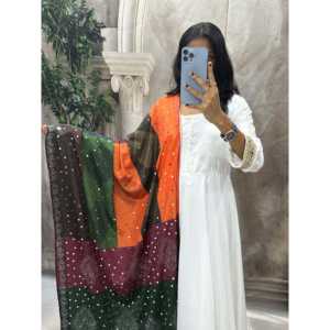 Robe Anarkali et pantalon Kavya Fab Designer avec dupatta en blanc, taille L, pour les fêtes et les tenues de soirée - Product Image 6