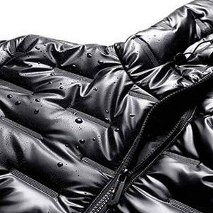 Chaqueta Acolchada Impermeable y Cortavientos para Hombre FITME SPORTS, Negra, con Capucha, Corte Ajustado, Cierre de Cremallera, Relleno Grueso de Poliéster, Estilo Casual de Invierno - Product Image 3