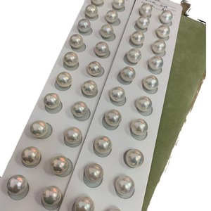 Boucles d'oreilles de haute qualité en or 11-12 mm, or 925, précision comparable aux perles blanches australiennes, sans défaut, devant - Product Image 5