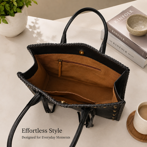 Sac fourre-tout en cuir suédé noir fait main avec clous et pompons, style western, sac à main tendance pour femme pour les voyages quotidiens - Product Image 4