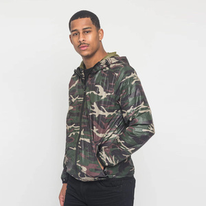Chaqueta Cortavientos Impermeable con Capucha y Estampado de Camuflaje para Hombre, Cierre Frontal con Cremallera, Ropa de Exterior, Corte Regular, Poliéster - Product Image 1