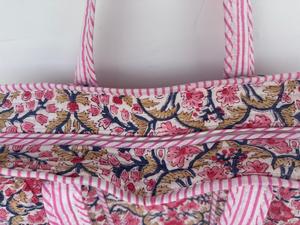 กระเป๋าโท้ทผ้าฝ้ายลายดอกไม้สีชมพูสไตล์โบโฮ ทำมือ พร้อมซิป กระเป๋าสะพายไหล่สำหรับเดินทาง ผลิตโดยผู้ผลิตกระเป๋าโท้ท - Product Image 4