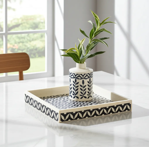 Plateau rond en os vert incrusté de motifs floraux blancs faits à la main avec découpes, disponible à prix de gros. - Product Image 3