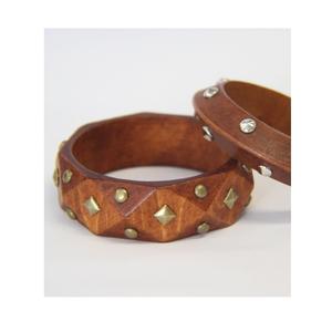 Bracelets en bois au design moderne, bijoux en bois de qualité supérieure pour femmes, accessoire de mode pour un usage quotidien - Product Image 3