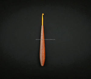 Ganchillo de Madera Hecho a Mano, Diseño Ligero y Duradero para Uso Profesional en Tejido y Crochet - Product Image 1