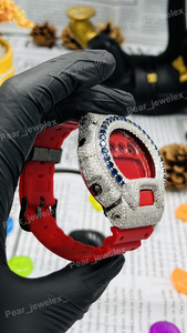 Reloj de Moda Unisex con Correa de Goma Roja y Caja Plateada, Bisel con Incrustaciones de Moissanita Azul VVS - Product Image 6
