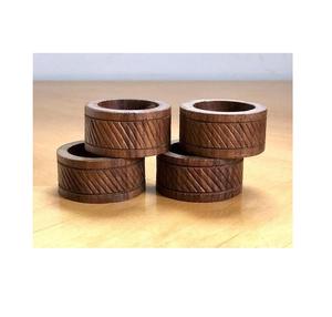 Anneau de serviette élégant en bois pour embellir les arrangements de table à manger dans les maisons familiales, les hôtels et les restaurants - Product Image 1
