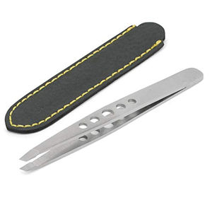 Pince à épiler légère en acier inoxydable à pointe inclinée, style classique et artisanal, de qualité supérieure, par SHAHZIK INTERNATIONAL - Product Image 1