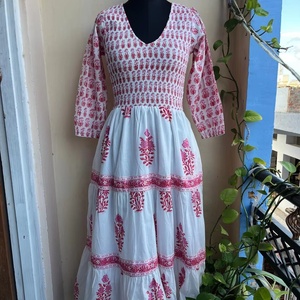 Vestido indio 100% algodón estampado a mano con estampado floral, túnica larga con bordado, vestido largo informal para mujer. - Product Image 1