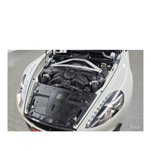 Aston Martin Vanquish 5.9 V12 Coupé, Agosto 2018, 8,709 km, Volante a la Izquierda, Caja de Cambios Automática - Product Image 6