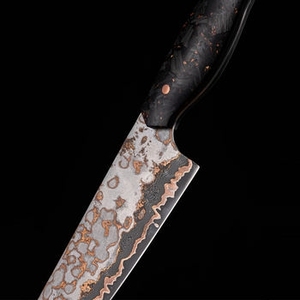 Cuchillo de cocina hecho a mano de cobre damasco con mango largo de madera para cortar, trinchar y servir carne asada. - Product Image 3