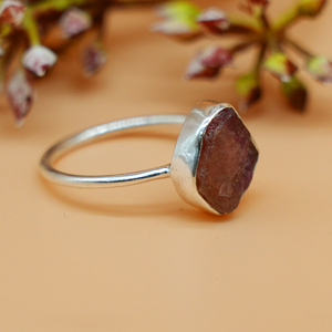 Natural <b>Garnet</b> Gemstone <b>Ring</b> 925 Sterling <b>Silver</b> Handmade Red <b>Garnet</b> Statement <b>Ring</b> Minimalist Fine Jewelry For Women Wholesale - Product Image 3