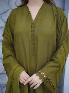 เราเป็นผู้ผลิตมืออาชีพสำหรับเสื้อผ้าสตรีแบบเรียบร้อยทุกประเภท รวมถึงชุดฤดูร้อนแบบปากีสถาน ชุดผ้าลอน และชุดอื่นๆ ที่มีแขนยาว - Product Image 2