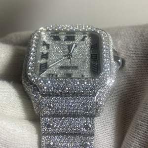 Reloj de Joyería Hip Hop con Diamantes Moissanite Cultivados en Laboratorio, Corte Redondo VVS, Correa de Goma, Reloj Mecánico Hecho a Mano - Product Image 4