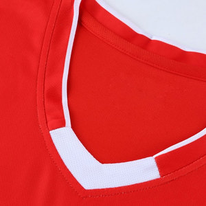 Ensemble de maillot de football pour homme, col en V rouge, imprimé géométrique, short en polyester à séchage rapide, uniforme sportif toutes saisons - Product Image 3