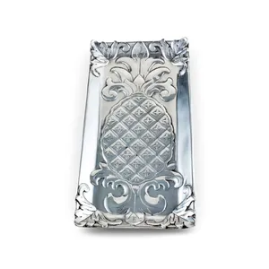 Plateau décoratif rectangulaire en métal avec motif ananas gravé, thème fruit traditionnel pour la décoration intérieure - Product Image 3