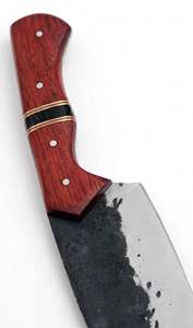 Cuchillo de Chef de Acero al Carbono de Alta Calidad Forjado a Mano con Mango de Palisandro y Separador de Latón - Product Image 6