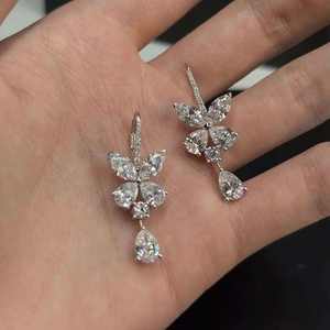 Exquisitos Pendientes de Diamantes Cultivados en Laboratorio con Corte Pera y Marquise, Certificados por IGI, Calidad DEF VVS VS, en Oro Sólido o Plata de Ley - Product Image 2