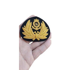 งานปักด้วยด้ายทองคำแบบแฮนด์เมด OEM ป้ายและตราปักแฮนด์เมดแบบกำหนดเอง คุณภาพสูง ผู้ผลิตตามขนาดที่กำหนด ทองแดงสำหรับเสื้อเบลเซอร์ - Product Image 5