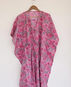 Robe kaftan rose à imprimé floral ethnique, coupe ample, 100% coton, tenue de plage estivale, robe longue pour femmes - Product Image 3
