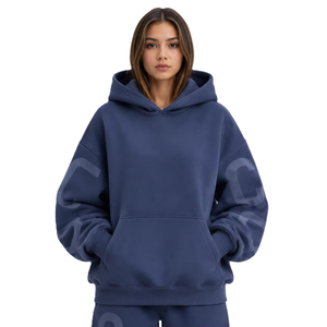 Sweat-shirt à capuche pour femme, coupe ample et décontractée, imprimé DTG, noir, tissu épais, manches classiques, fabrication sur mesure, livraison rapide - Product Image 3