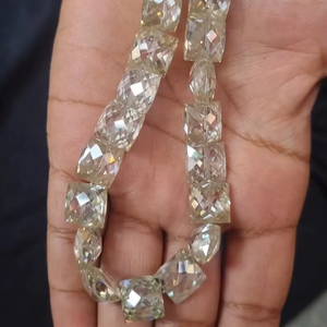 Hermosas Perlas de Diamante Moissanita Cuadradas de Corte Princesa de 10 mm, Color Blanco Hueso AAA - Product Image 1