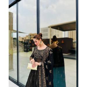 Ensemble haut et bas de soirée de créateur avec dupatta, taille XL - Product Image 6