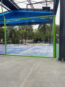 สนามแพเดิลกลางแจ้งกันสภาพอากาศ โครงสร้างเหล็กกันสนิม กระจกนิรภัย ขายส่งทั่วโลก - Product Image 3