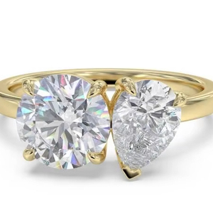 Bague Toi et Moi élégante à deux pierres, taille ronde et poire, avec diamant de laboratoire de 0,80 ct en platine - Product Image 1