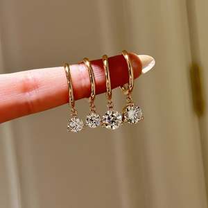 Boucles d'oreilles pendantes parfaites pour les fêtes, plaquées or rose, argent 925 platine avec embellissements en zircon, tendance pour femmes - Product Image 2