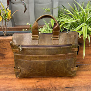 Sacs à bandoulière en cuir de buffle véritable personnalisés pour sac à main à bandoulière en cuir de vachette unisexe avec compartiment pour ordinateur portable - Product Image 4