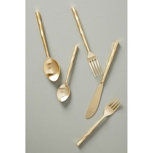 ชุดช้อนส้อมทองคำหรูหรา ดีไซน์ลายตอก 5 ชิ้น ทำจากสแตนเลสสตีล งานแฮนด์เมด สีทองด้าน สำหรับงานแต่งงานและงานเลี้ยง - Product Image 1