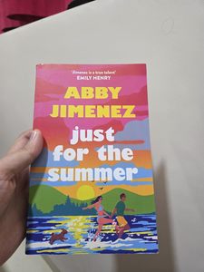 Solo por el verano, de Abby Jimenez, novela de romance contemporáneo en formato de bolsillo - Product Image 2
