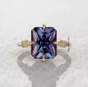 Bague Alexandrite de laboratoire, Bague à pierre changeante de couleur, Coupe émeraude, Pierre de naissance de juin, Bague plaquée or, Bague de fiançailles faite à la main - Product Image 1
