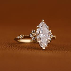 Anillo de Compromiso de Alta Calidad con Diamante de Laboratorio Corte Marquesa de 1 Quilate en Oro Sólido de 14K, Certificado IGI, Joyería de Boda Personalizada - Product Image 5