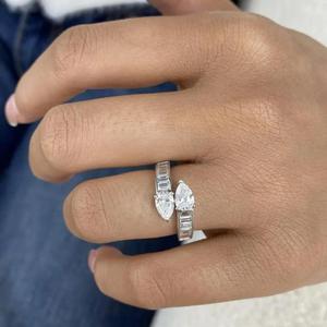 Anillo Abierto de Diamantes con Corte Pera y Baguette de Arin Luxury Co para Mujer, Oro Blanco de 14K con Baño de Rodio, Anillo de Compromiso de Lujo - Product Image 3